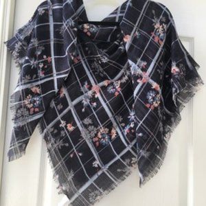 Lauren Conrad Scarf/Shawl